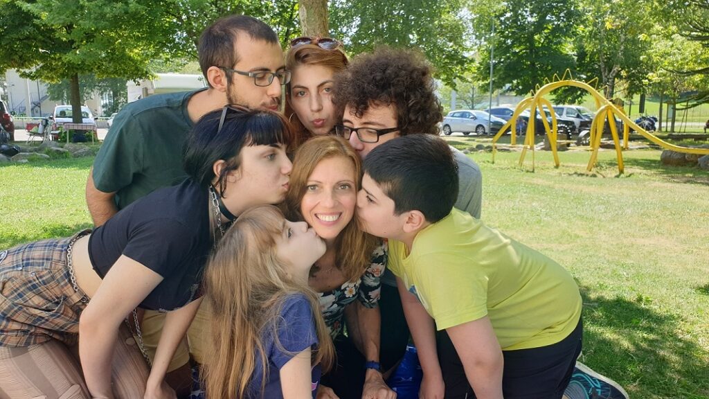 Io, Barbara, circondata dall'amore dei figli Valeria, Riccardo, Massimo, Stella, Nicola, Elena.